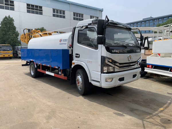 東風(fēng)大多利卡高壓清洗車6方