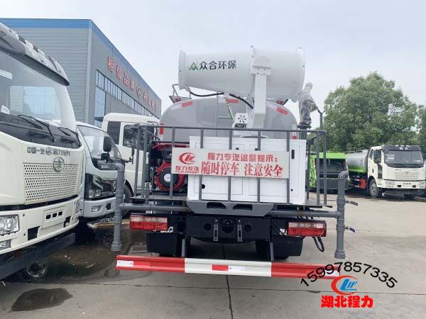 國六東風(fēng)大多利卡噴藥車8方