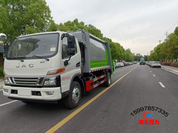 國六江淮壓縮式垃圾車（9方）