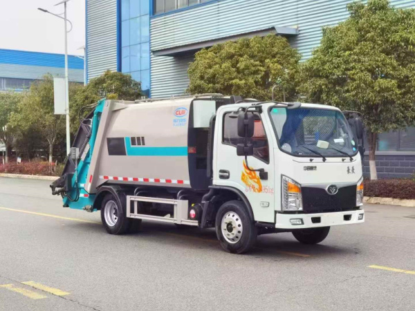 重汽豪曼地庫壓縮垃圾車