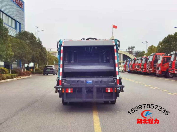 重汽豪曼地庫壓縮垃圾車