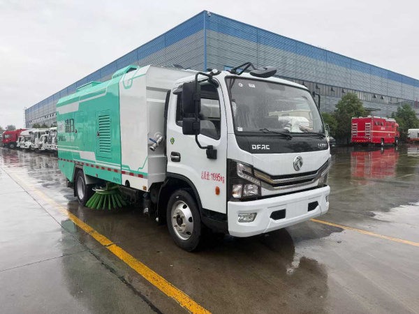 東風(fēng)大多利卡道路污染清除車9方
